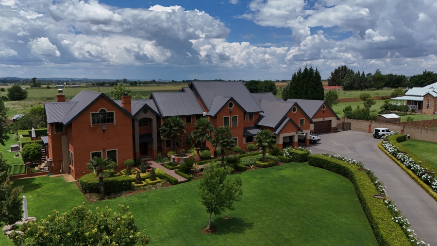 5 Bedroom Property for Sale in Grimbeeck Park North West